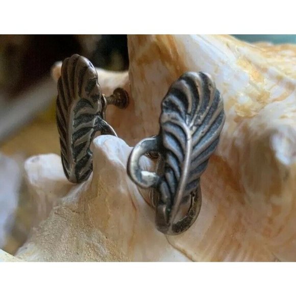 Native American Earrings Floral Leaf Sterling Silver Screw Back Earrings Vintage - Picture 5 of 11